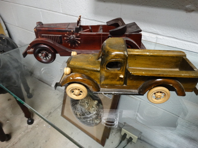lot 11560 image: Wooden car & wooden truck