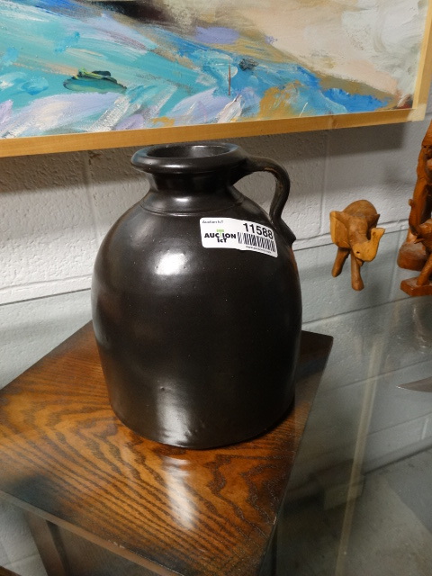 lot 11588 image: Vintage clay water jug w handle- 9 tall