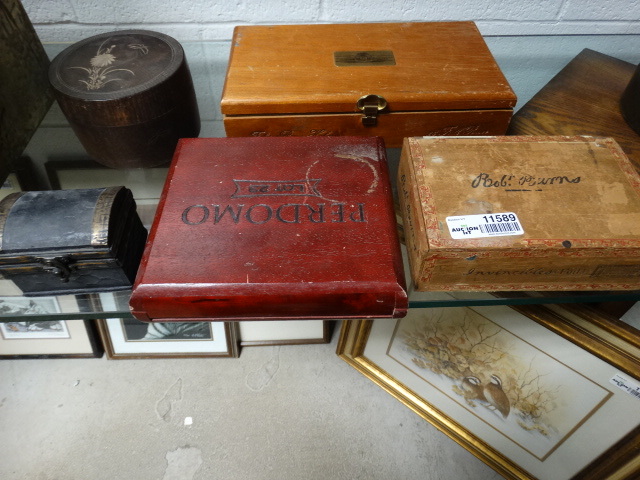 lot 11589 image: 5 various stylesized wood boxes w lids