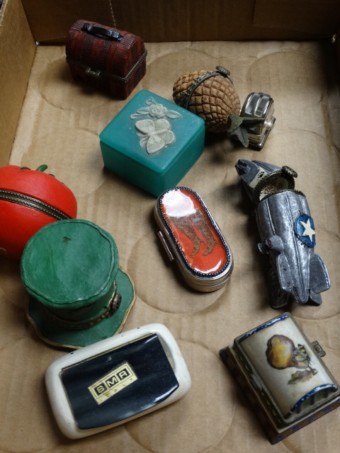 lot 11597 image: 10 various trinket boxes pill boxes- small-