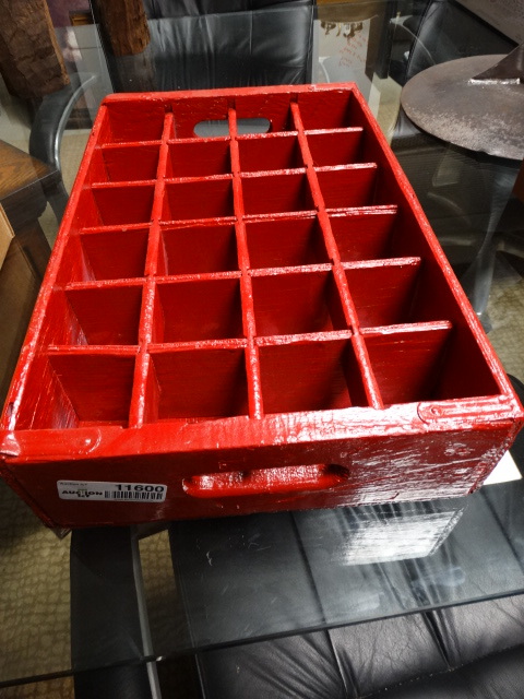 lot 11600 image: Vintage wood soda case-