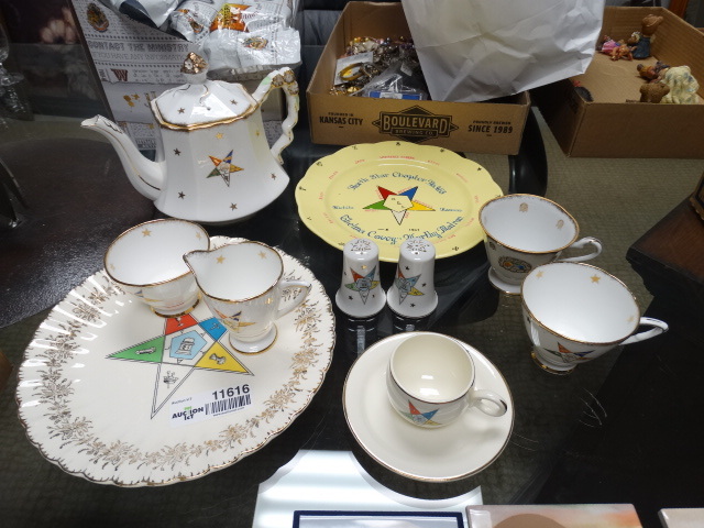 lot 11616 image: 11 pc North Star Chapter china set