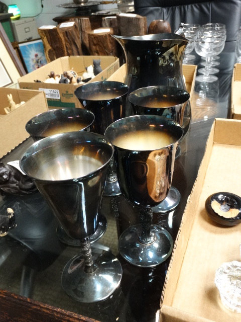 lot 11619 image: Rogers silver plate pitcher and 5 silver plate goblet set-