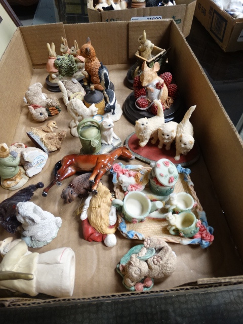 lot 11620 image: Large lot of various animal figurines-
