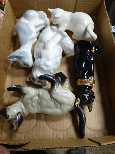 lot 11621 image: 5 various cat figurines-
