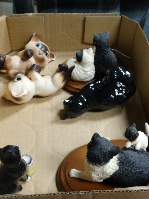 lot 11622 image: 6 various cat figurines-