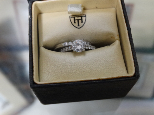 lot 11623 image: .925 silver engagement ring set w box