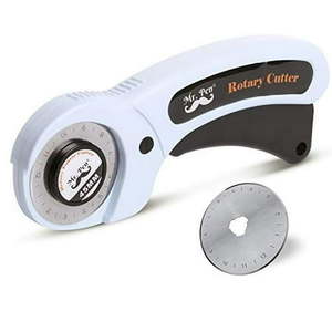 lot 15725 image: Mr. Pen- Fabric Cutter, Rotary Cutter, 1 Extra Blade (45mm)
