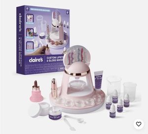 lot 35100 image: Claires DIY Lipstick & Lip Gloss Making Kit, 97-Piece Real Multiple Colors
