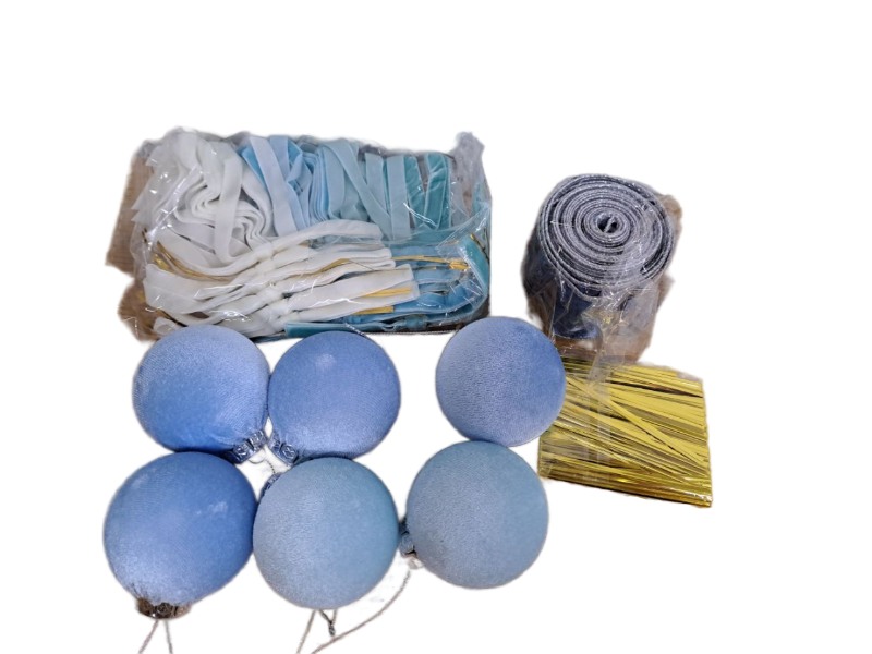 lot 13266 image: 38 Pcs Christmas Velvet Ornaments Decor Kit 2.36 18 Pcs