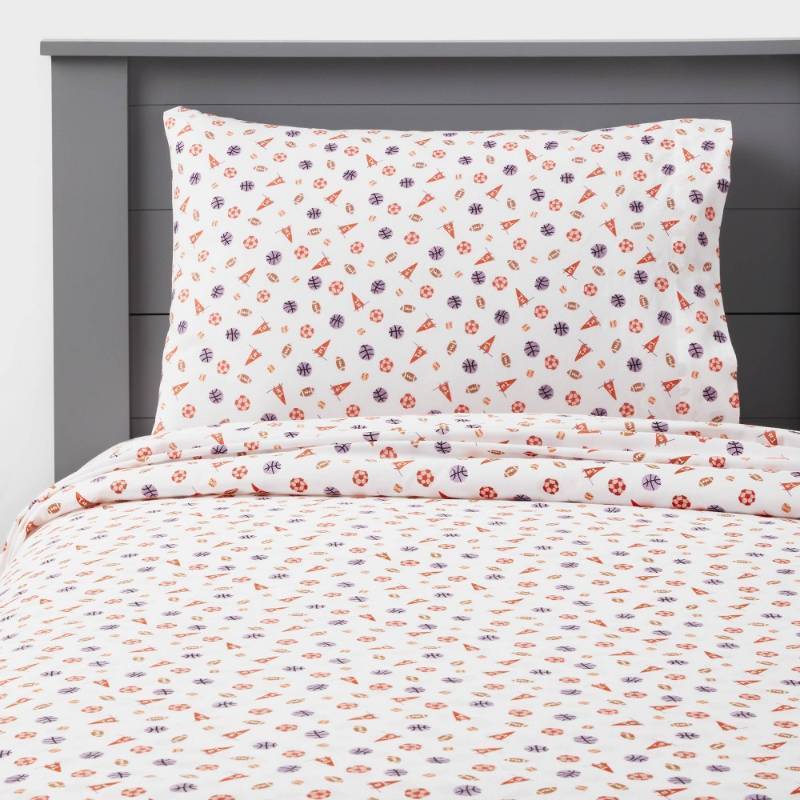 lot 15310 image: Sport Kids 3-Piece Cotton Sheet Set - Pillowfort (Full)