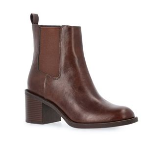 lot 35329 image: Time and True Womens Faux Leather Chelsea Boots, Size 9