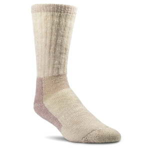 lot 34618 image: 3 Count of Realtree Womens Merino Wool Midweight Hiking Crew Socks (Size Medium  Pink)