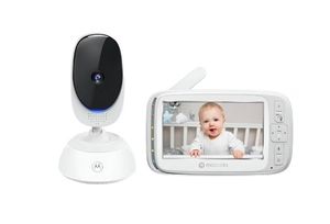 lot 35490 image: Motorola VM75 Video Baby Monitor w 5 Color Screen & Camera  Two-Way Talk, Lullabies, Remote Zoom  -(It wont connect).- Retail $84