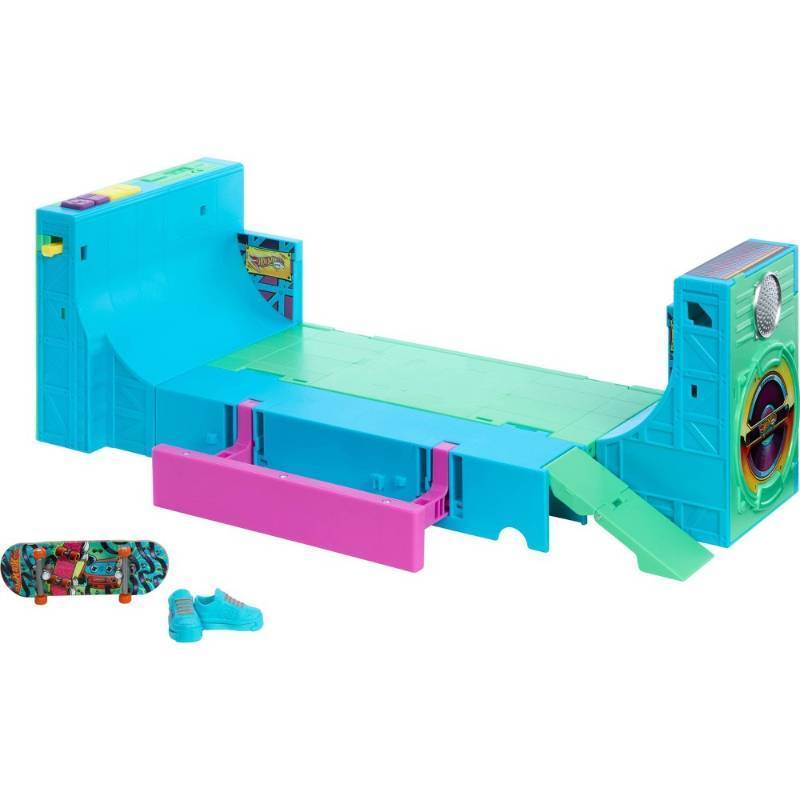 lot 13535 image: Hot Wheels Skate Boombox Skate Park Playset with 1 Exclusive Fingerboard & Skate Shoes