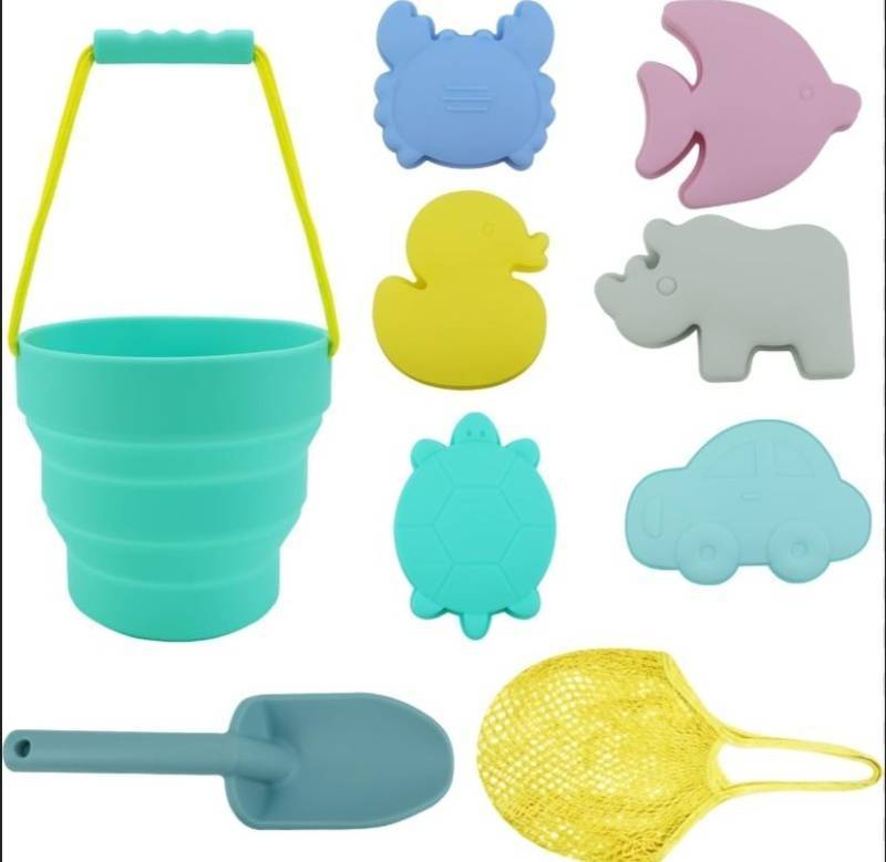 lot 33136 image: Silicone Collapsible Beach Bucket Toys Set with Mesh Bag for Toddlers