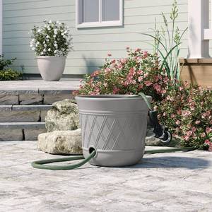 lot 35617 image: 5 Units Lattice Hose Pot - Retail $100