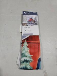 lot 8628 image: House flag Winter Decorative Banners & Flags