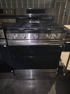 lot 11390 image: Samsung 5-Burner Gas Range with Convection Oven