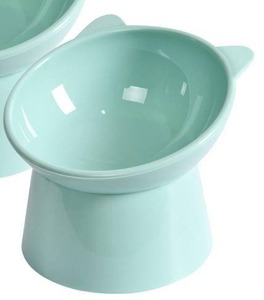 lot 2068 image: Tilted Elevated Cat Food Bowl - Cat Bowls Whisker Friendly Anti Vomiting Slanted Feeding Bowls Cute Shallow Bowl (1pcsGreen)