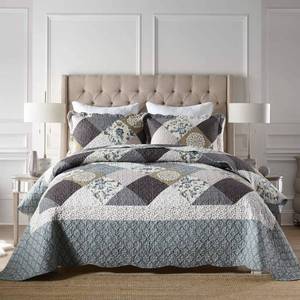 lot 12390 image: Travan 3-Piece Queen Quilt Set Quilted Bedspread Oversized Microfiber Lightweight Coverlet Set with Shams Reversible Printed Coverlet Bedding Set for All Season, Slate Blue, King Size
