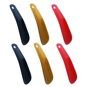 lot 14206 image: Mandalahuang 6 Pack Plastic 6.3 Shoe Horn Travel Shoehorns, Plastic Shoehorn, for Men, Women, Kids, Seniors, Pregnancy