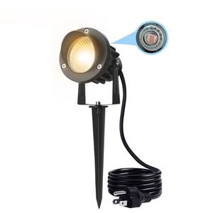 lot 19882 image: Fulanzaren 10W Dusk to Dawn Led Light 120V 3000K 1000lm Warm White Landscape Outdoor Spotlights with Photocell Sensor IP65 Waterproof Spot Lights for Yard Flag Garden Tree