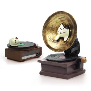 lot 20240 image: RAQWI Cat Vintage Phonograph and Record Player Figurine Suitble for Office, Home Decoration Perfect for Cat Lovers