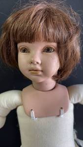 lot 337 image: Exquisite Limited Edition 20 Inch Porcelain Doll