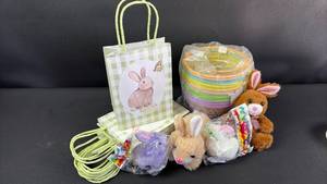 lot 353 image: Easter Bags, Baskets and Bunnies Plush and Wind Up