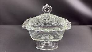 lot 20 image: Elegant Vintage Indiana Glass Oblong Lace Edge Footed Dish