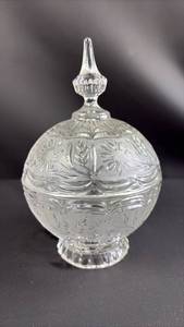 lot 27 image: Zajecar crystal lidded bon bon dish, featuring a spherical shape with frosted and cut etched floral and leaf patterns 6.5 inch diameter mouth