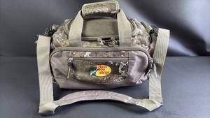 lot 35 image: Bass Pro Shops Catch-All Duffle Bag
