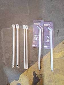 lot 3002 image: 8 Closetmaid Support Brackets - 12 inch White