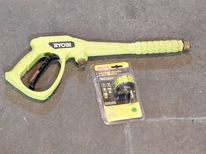 lot 3009 image: Ryobi Pressure Washer Gun with 5-in-1 Nozzle