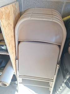 lot 3007 image: 6 Metal Folding Chairs