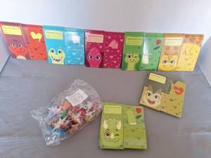 lot 64 image: Valentines Day Cards w Dino Figures