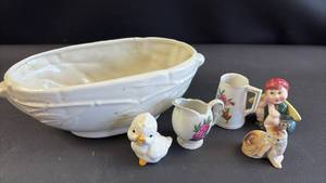 lot 367 image: Japanese and Unmarked Ceramics