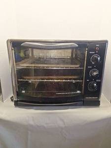 lot 394 image: Hamilton Beach Countertop Convection Oven