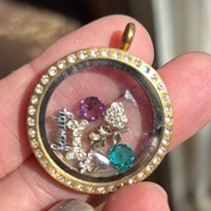 lot 400 image: Origami Owl Brand, Living Memory Locket with (7) Floating Charms
