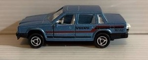lot 419 image: Vintage Majorette die-cast toy car model of a Volvo 760 GLE.