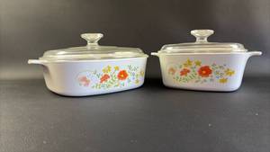 lot 467 image: Pristine Corning Ware Casseroles with Pyrex Lids