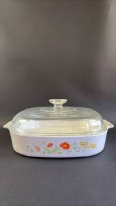 lot 468 image: Corning Ware Wildflower 10 x 10 x 2 Casserole Dish with Pyrex Lid