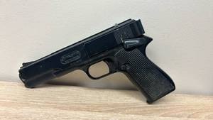 lot 19 image: Marksman BB gun