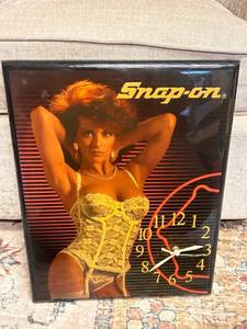 lot 32 image: Vintage Snap-on Tools Clock