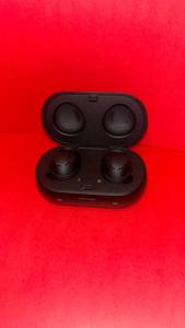 lot 58 image: Samsung Galaxy Buds Wireless Earphones