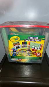 lot 67 image: New and sealed Crayola Colossal Creativity Tub Art Set