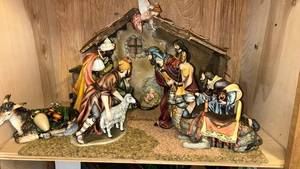 lot 75 image: Christmas Nativity Scene Set with Stable