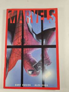 lot 290 image: Marvels Comic Book Graphic Novel by Kurt Busiek and Alex Ross