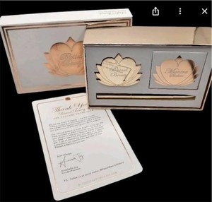 lot 3489 image: Blessed beauty, natural eyeshadow kit